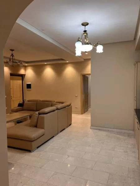 Tirane, jepet me qera apartament 1+1 Kati 5, 80 m² 750 € (B;llok)