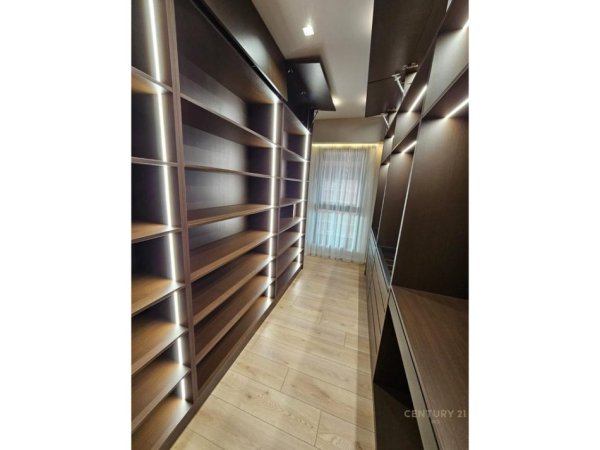 Tirane, shitet apartament duplex 2+1+Aneks+Ballkon Kati 12, 182 m²