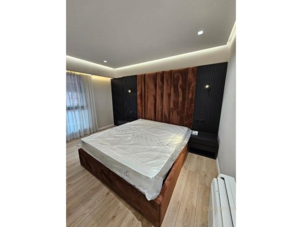 Tirane, shitet apartament duplex 2+1+Aneks+Ballkon Kati 12, 182 m²