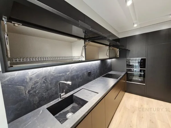 Tirane, shitet apartament duplex 2+1+Aneks+Ballkon Kati 12, 182 m²