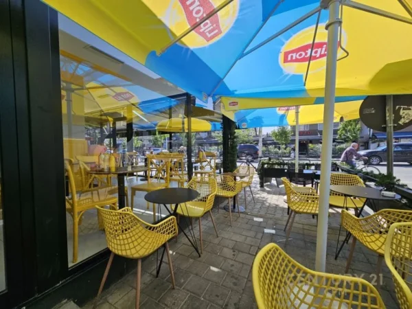 Tirane, shitet ambjent biznesi Kati 0, 143 m² (komuna e parisit)