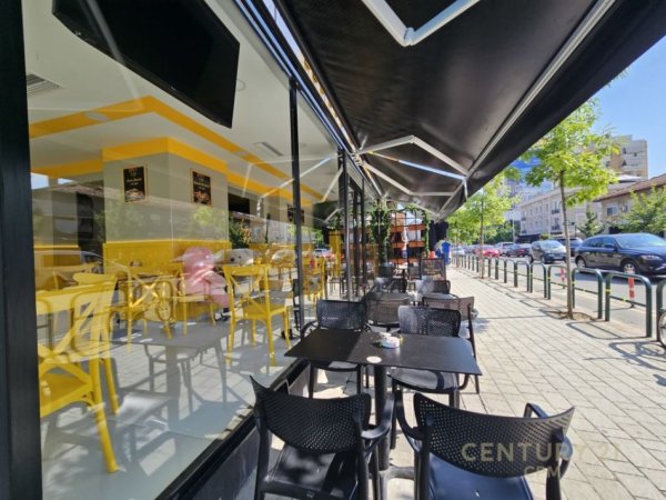 Tirane, shitet ambjent biznesi Kati 0, 143 m² (komuna e parisit)