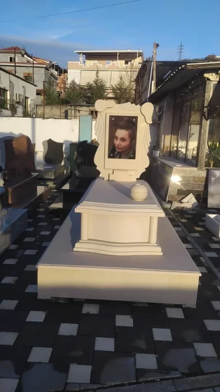 Tirane, ofroj Punime varresh granit & Mermer Tiranë