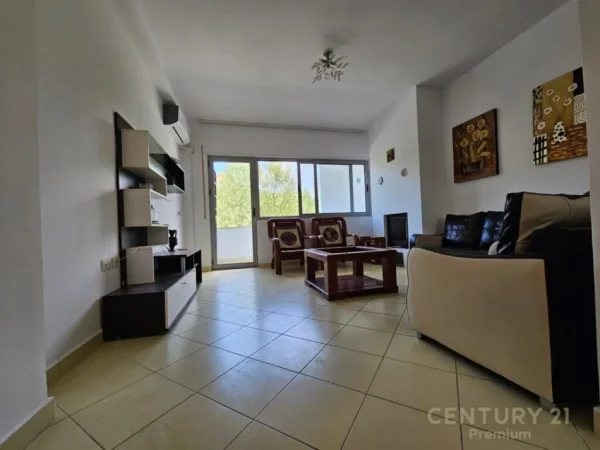 Tirane, jepet me qera apartament 1+1 Kati 1, 119 m² 400 € (JEPET ME QERA APARATMENT 2+1+2 TEK KOPSHTI BOTANIK 400 € /Muaj)