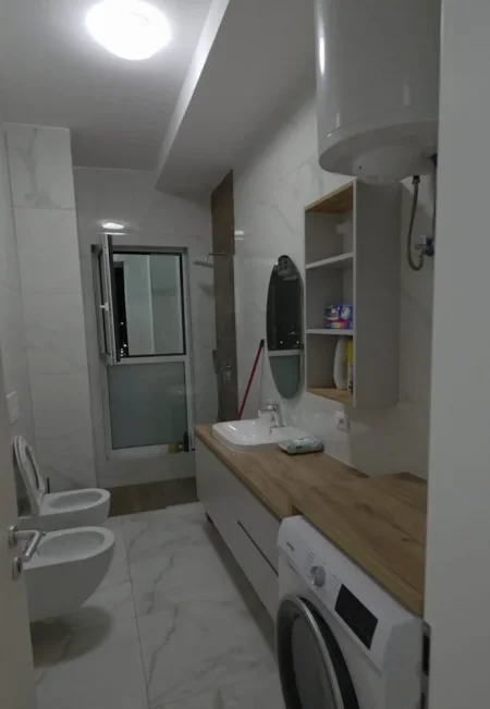 Tirane, shitet apartament 2+1+Aneks+Ballkon Kati 8, 93 m² 210.000 € (New BLVD Tirana)