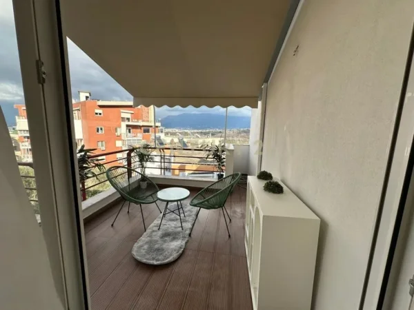 Tirane, shitet 2+1+Ballkon Kati 7, 98 m² 203.000 € (liqeni i thate)
