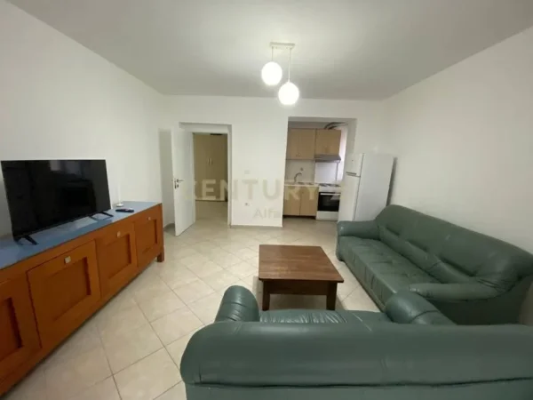 Tirane, jepet me qera apartament 1+1 Kati 1, 60 m² 500 € (Jepet me qira apartament 1+1 në rrugën Margarita Tutulani 500 € /Muaj)