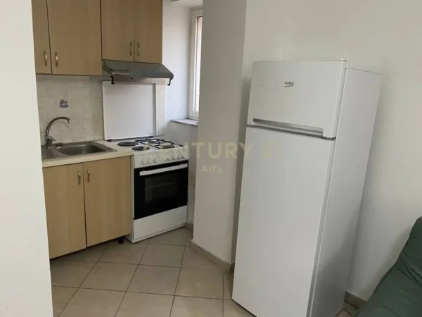 Tirane, jepet me qera apartament 1+1 Kati 1, 60 m² 500 € (Jepet me qira apartament 1+1 në rrugën Margarita Tutulani 500 € /Muaj)