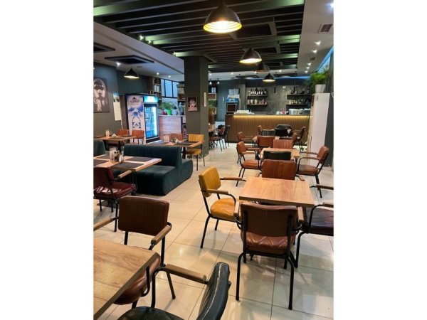 Tirane, shitet bar-kafe Kati 0, 155 m² 240.000 € (Fresk)