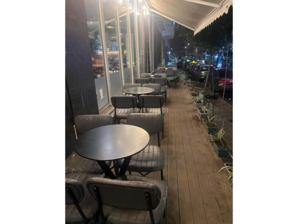 Tirane, shitet bar-kafe Kati 0, 155 m² 240.000 € (Fresk)