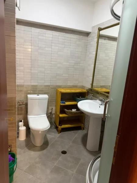 Tirane, jepet me qera apartament 2+1 Kati 7, 90 m² 500 € (Pranë Bar Bohem, Astir ,Tiranë)