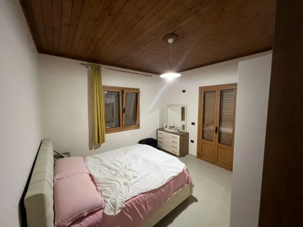 Vlore, jepet me qera Vile 2+1+Ballkon Kati 3, 350 € 