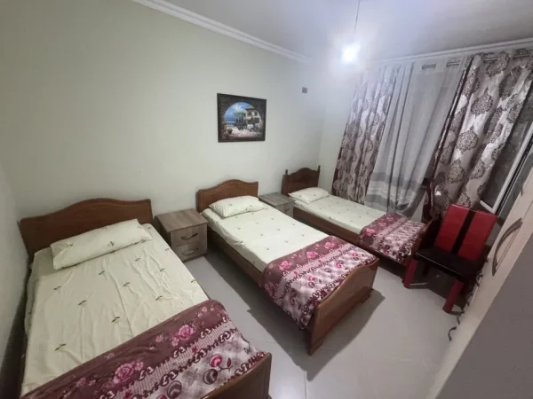 Tirane, jepet me qera apartament 2+1+Ballkon Kati 4, 74 m² 600 € (Rr. Myslym Shyri prane Someg)