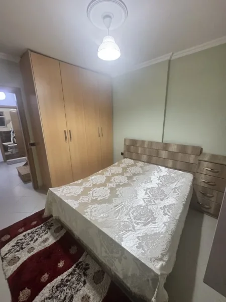Tirane, jepet me qera apartament 2+1+Ballkon Kati 4, 74 m² 600 € (Rr. Myslym Shyri prane Someg)