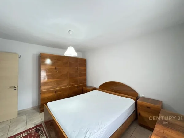 Tirane, jepet me qera apartament 1+1+Ballkon Kati 4, 50 m² 550 € (shkolla e baletit)