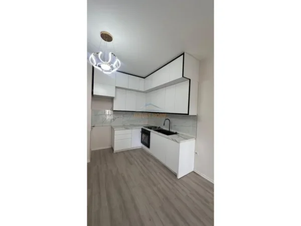 Tirane, jepet me qera apartament Kati 2, 78 m² 700 € 