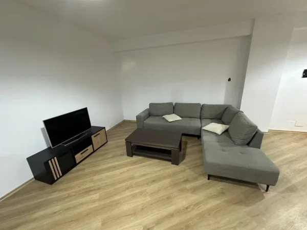 Tirane, jepet me qera apartament 2+1+2+verande Kati 9, 140 m² 550 € (Astir Kompleksi Fratari prane Trida Lounge)