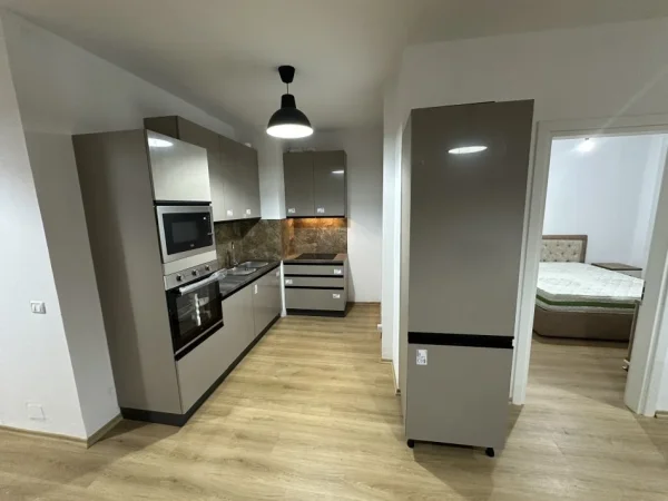 Tirane, jepet me qera apartament 2+1+2+verande Kati 9, 140 m² 550 € (Astir Kompleksi Fratari prane Trida Lounge)