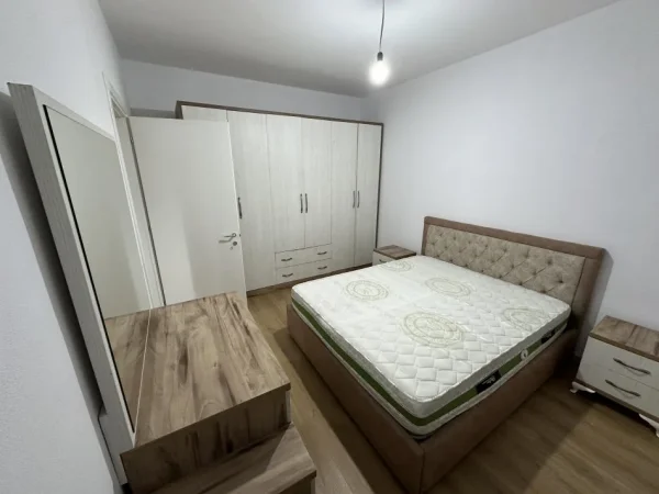 Tirane, jepet me qera apartament 2+1+2+verande Kati 9, 140 m² 550 € (Astir Kompleksi Fratari prane Trida Lounge)
