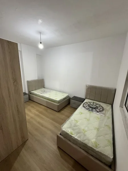 Tirane, jepet me qera apartament 2+1+2+verande Kati 9, 140 m² 550 € (Astir Kompleksi Fratari prane Trida Lounge)