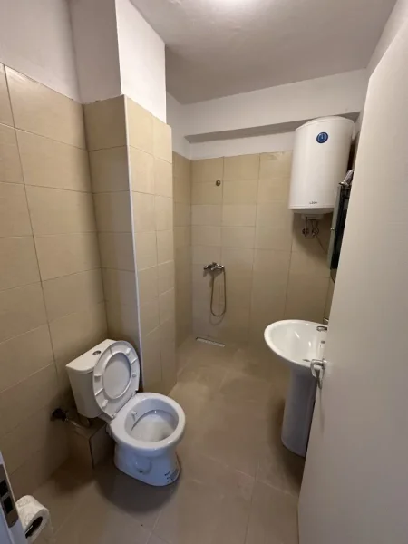 Tirane, jepet me qera apartament 2+1+2+verande Kati 9, 140 m² 550 € (Astir Kompleksi Fratari prane Trida Lounge)