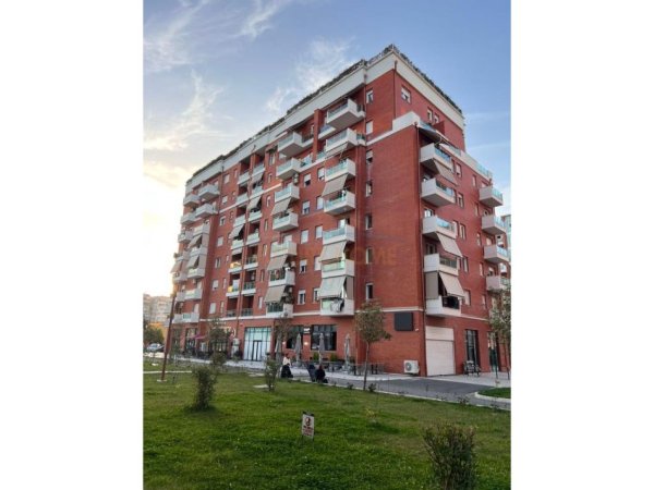 Tirane, jepet me qera ambjent biznesi Kati 0, 99 m² 1.400 €