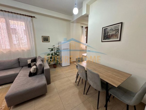 Tirane, jepet me qera apartament Kati 2, 108 m² 900 € 