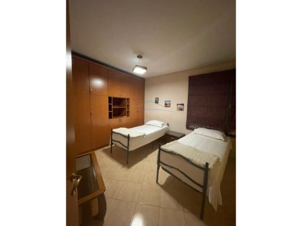 Tirane, jepet me qera apartament Kati 8, 83 m² 800 €