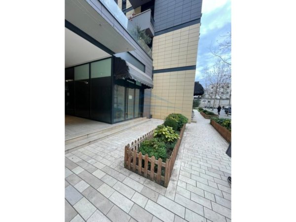 Tirane, jepet me qera Kati 0, 159 m²
