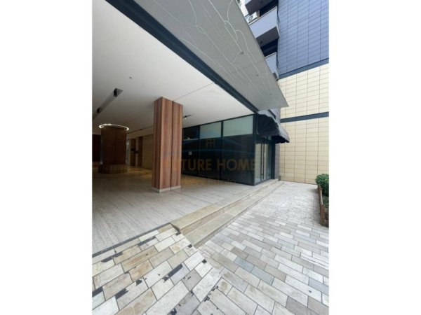 Tirane, jepet me qera Kati 0, 159 m²