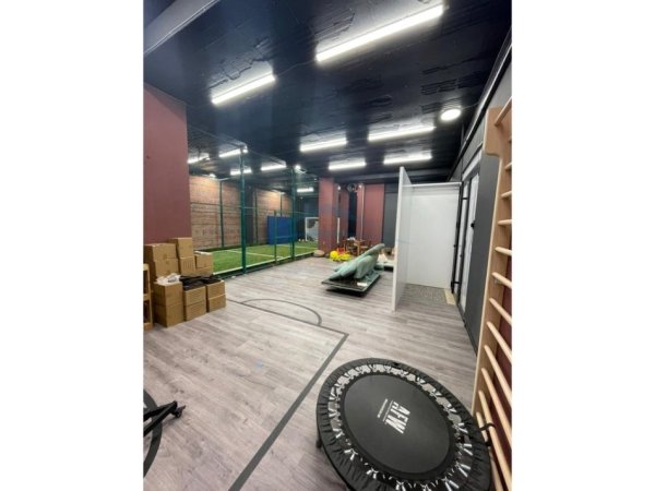 Tirane, jepet me qera Kati 0, 159 m²