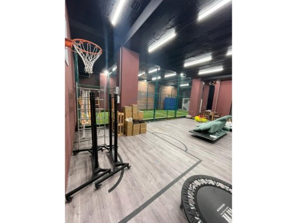 Tirane, jepet me qera Kati 0, 159 m²