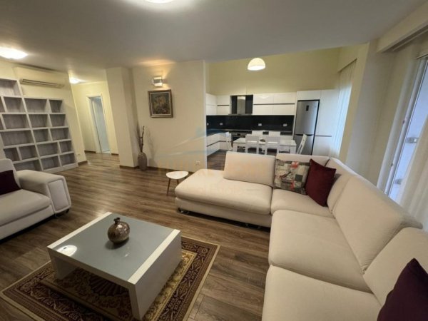 Tirane, jepet me qera apartament Kati 2, 130 m² 1.500 € 