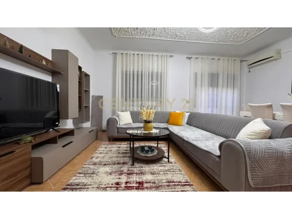 Tirane, jepet me qera apartament 2+1+Ballkon Kati 1, 109 m² 650 € (don bosko)