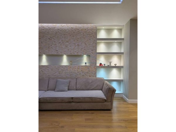 Tirane, shitet apartament Kati 4, 100 m² 425.000 € 