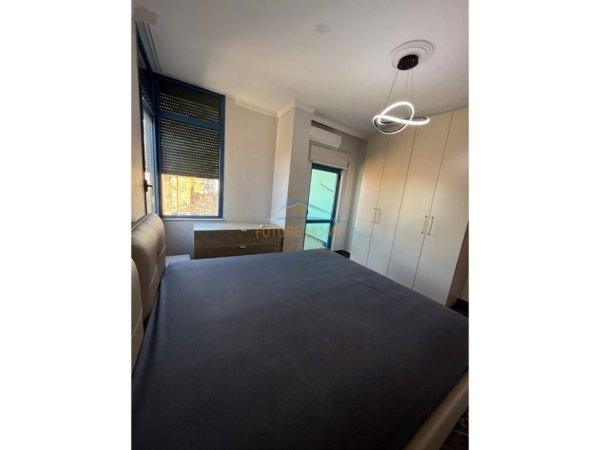 Tirane, jepet me qera apartament Kati 5, 94 m² 750 €