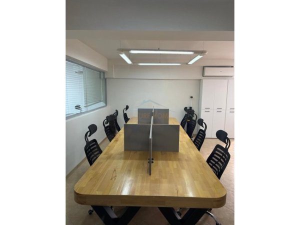 Tirane, jepet me qera zyre Kati 2, 156 m² 2.850 € 