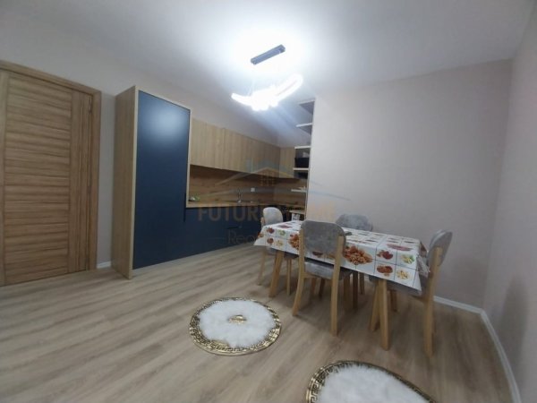 Tirane, jepet me qera apartament Kati 2, 115 m² 600 €