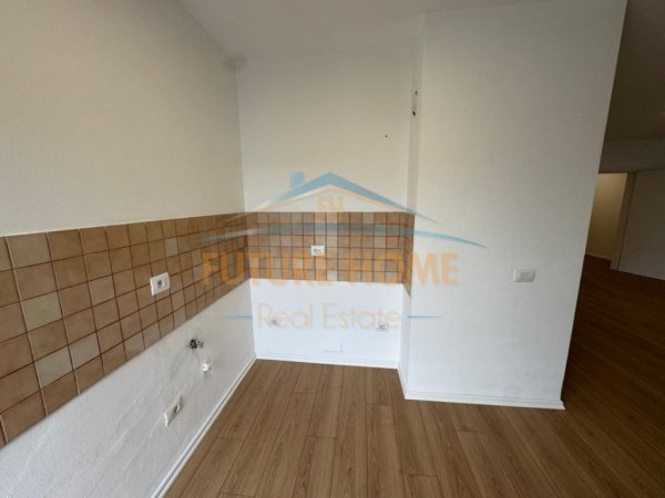 Tirane, jepet me qera zyre Kati 9, 118 m² 1.400 €