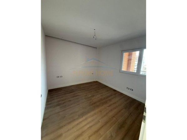 Tirane, shitet apartament Kati 5, 80 m² 250.000 €