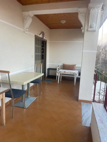 Tirane, jap me qera apartament 1+1 Kati 3, 60 m² 250 € (Rruga “Budi” Siper Qytetit te Studentit prane Bar Class)