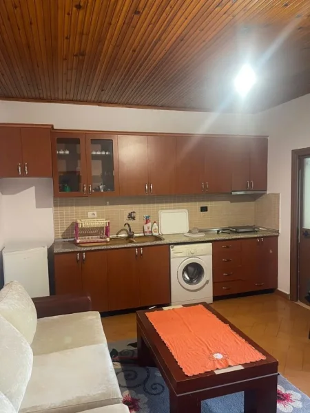 Tirane, jap me qera apartament 1+1 Kati 3, 60 m² 250 € (Rruga “Budi” Siper Qytetit te Studentit prane Bar Class)