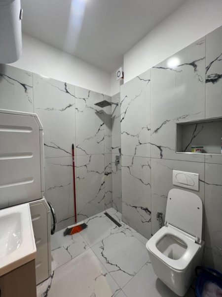 Me Qera : Garsoniere📍Rruga e Barrikadave (Gjimnazi Sami Frasheri) - 55,000 Lek - S.50m² - Kt.1 || 100% e Re✨