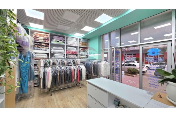 Vlore, shitet dyqan Kati 0, 87 m² 268.000 € (Rruga Jeronim Derada)