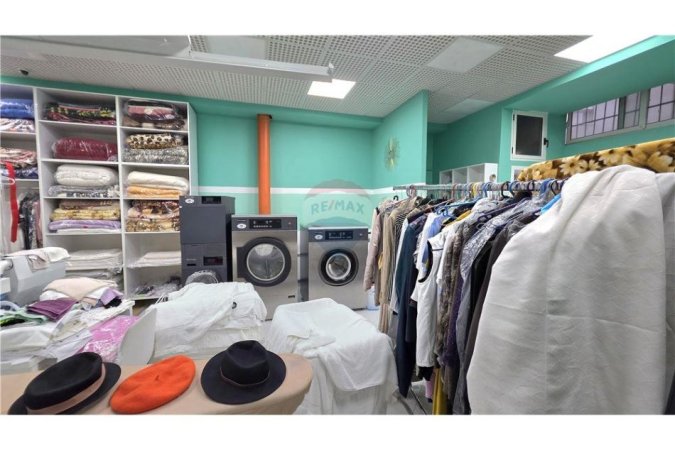 Vlore, shitet dyqan Kati 0, 87 m² 268.000 € (Rruga Jeronim Derada)