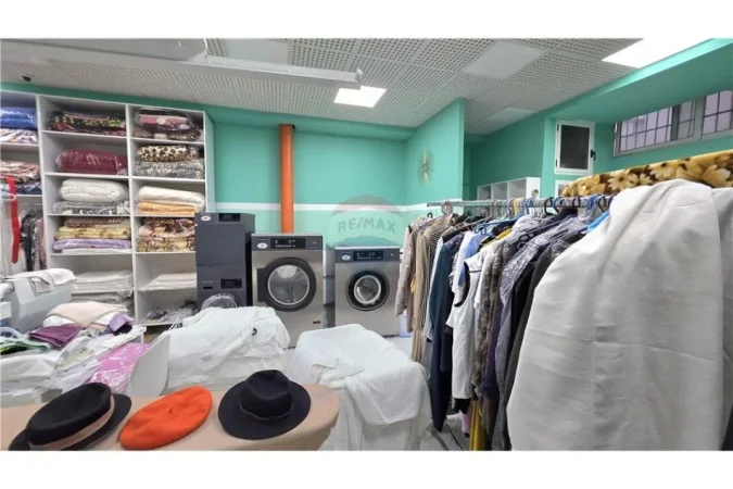 Vlore, shitet dyqan Kati 0, 87 m² 268.000 € (Rruga Jeronim Derada)