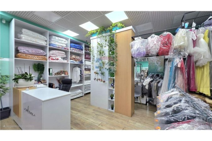 Vlore, shitet dyqan Kati 0, 87 m² 268.000 € (Rruga Jeronim Derada)