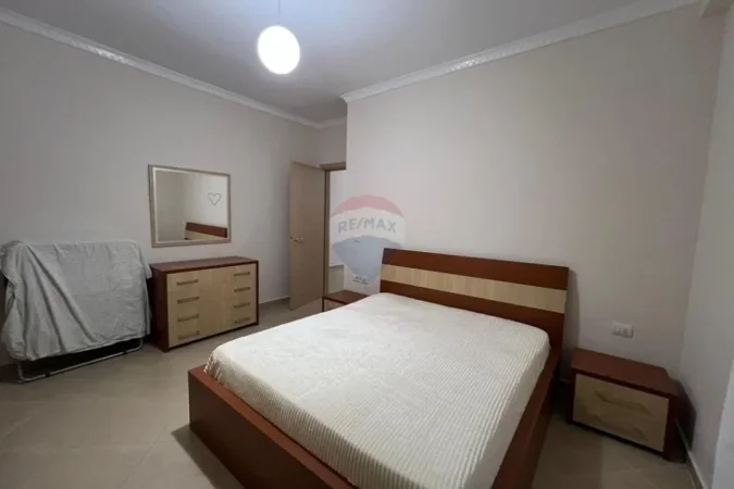 Vlore, jepet me qera apartament 1+1 Kati 5, 90 m² 400 € (Pas Parkut Aulona, Rruga Misto Mele, Vlorë)