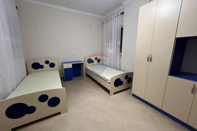 Vlore, jepet me qera apartament 1+1 Kati 5, 90 m² 400 € (Pas Parkut Aulona, Rruga Misto Mele, Vlorë)
