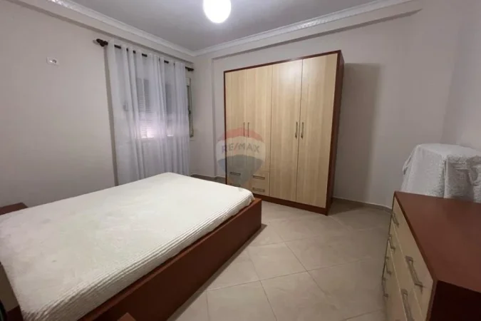 Vlore, jepet me qera apartament 1+1 Kati 5, 90 m² 400 € (Pas Parkut Aulona, Rruga Misto Mele, Vlorë)